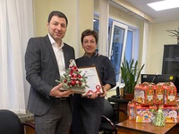 Николай Ташланов передал новогодние подарки для ВИЧ-позитивных детей