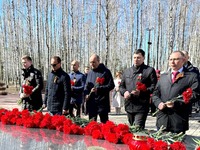 Николай Ташланов принял участие в мемориальной церемонии ко Дню Победы
