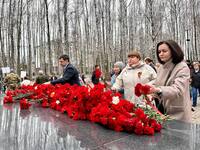 Сотрудники Центра профессиональной патологии возложили цветы в память о погибших в годы Великой Отечественной войны