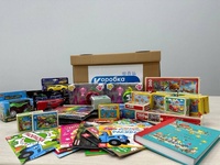 Центр профессиональной патологии передал игрушки для «положительных» малышей регионального Центра СПИД