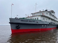 Плавполиклиника «Николай Пирогов» отправилась в летнюю навигацию и проводит прием в первом населенном пункте 