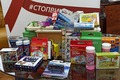 Николай Ташланов передал в югорский Центр СПИД игрушки для «Коробки храбрости»